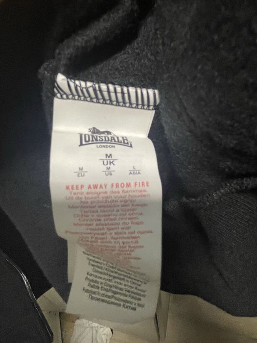 Суичър Lonsdale.