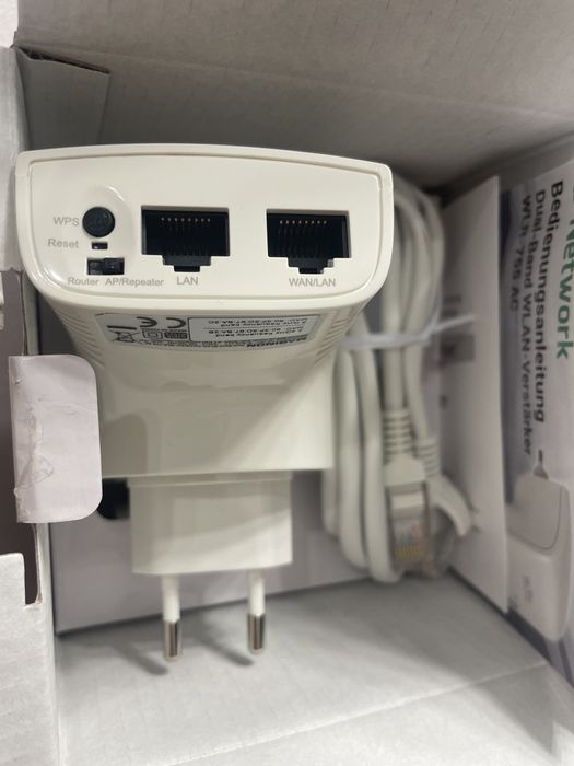 Мрежови WiFi усилвател 733 Mbit/s двубандов