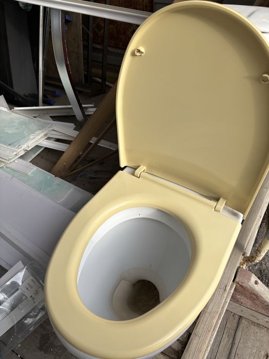 Продам унитаз б/у