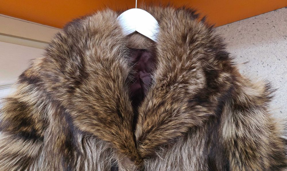 Дамско палто естествен косъм размер М-Л