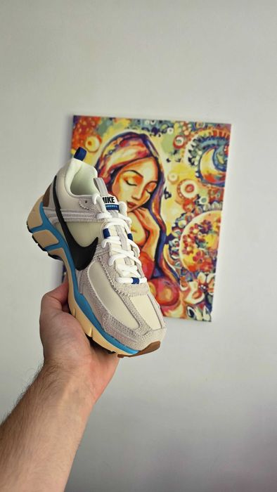 Nike - Zoom Vomero 5 - "Design By Japan"