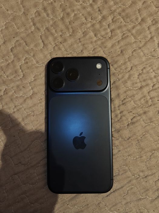 Продам iPhone 17 pro max