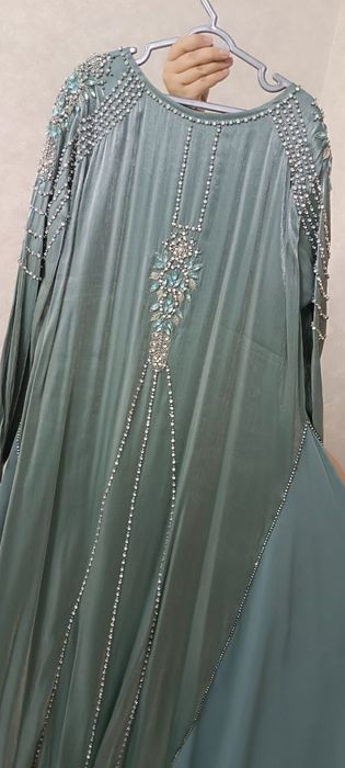 Тошли кўйлак тўйларга