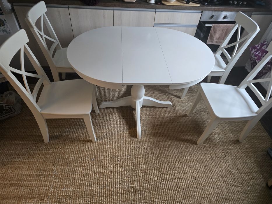Masă extensibilă Ikea 90/125 + 4 scaune