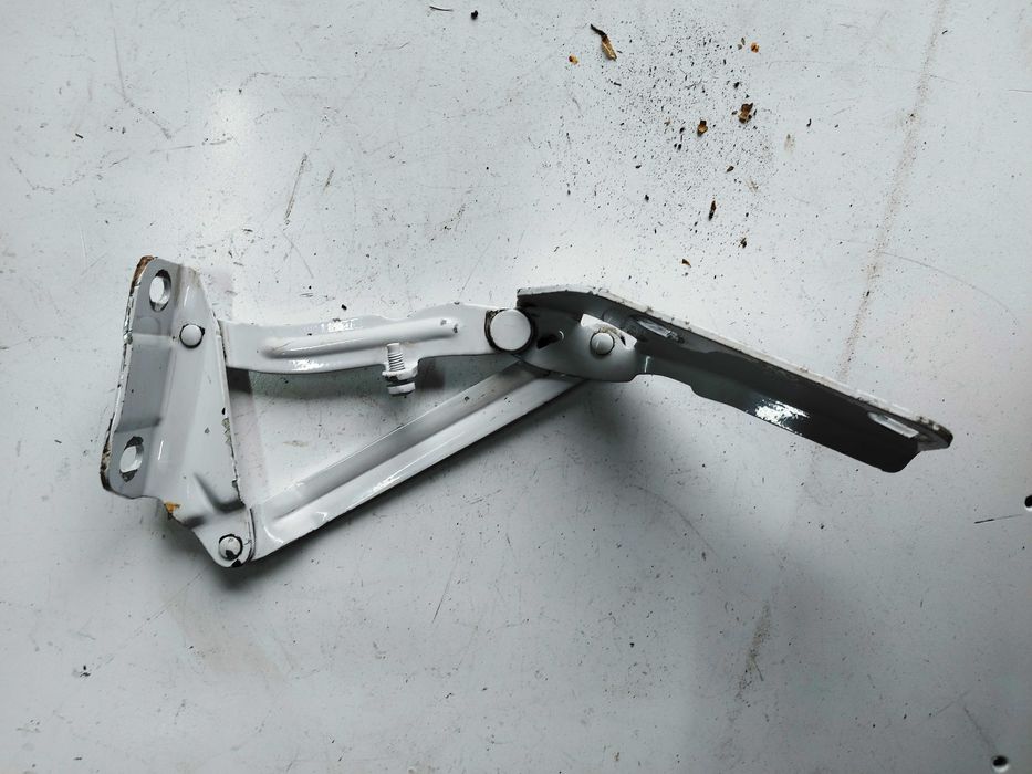 Панта преден капак за Mercedes-Benz Sprinter W906 след2006г