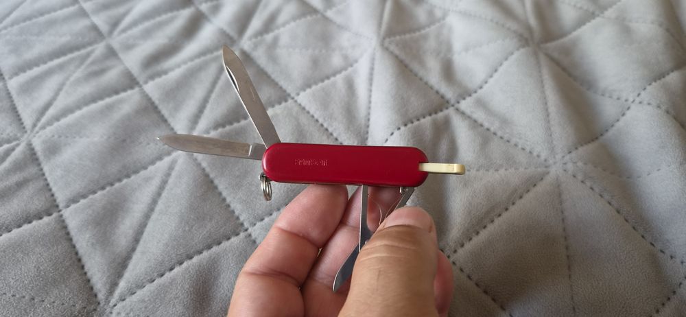 Briceag Victorinox elvetian