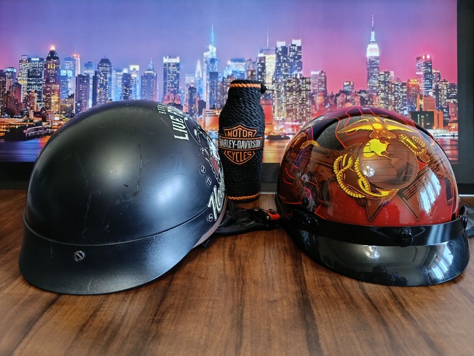 Два шлема+чехол на бутылку от Harley Davidson