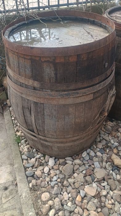 Стари големи бъчви за. Декорация
