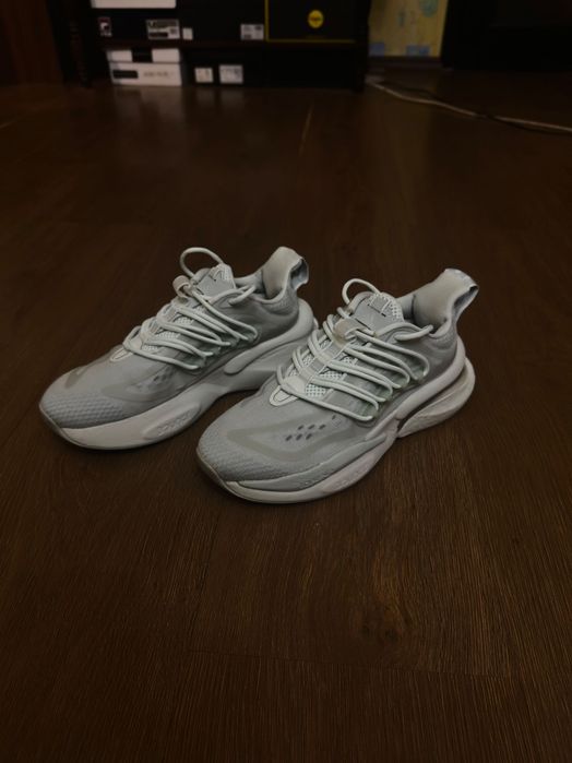 Adidas Alphaboost V1