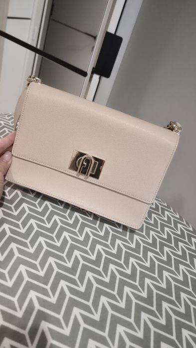 Бежова чанта FURLA оригинална