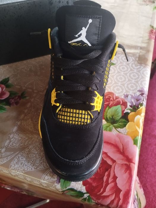 Jordan4 retro yellow thunder