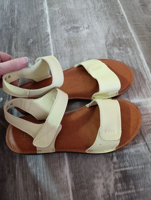 Босоножки Arzoli