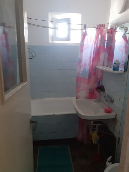 Chirie apt 2 camere