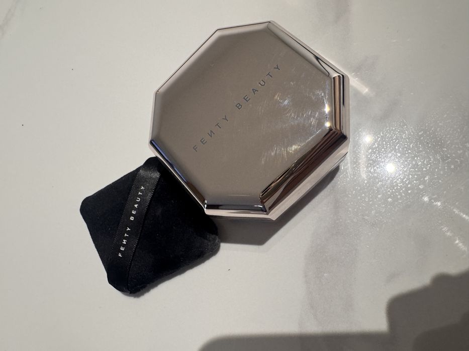 Пудра за лице Fenty Beauty