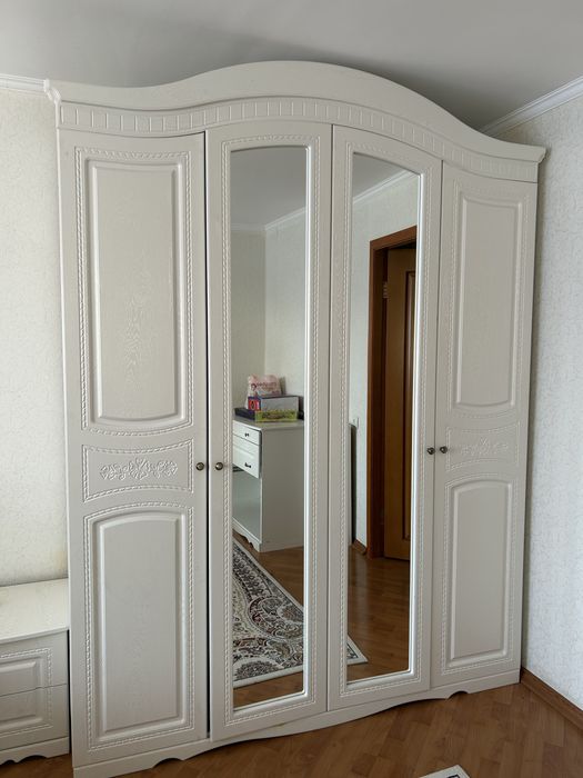 Спальный гарнитур!тумбочки бесплатно можно по отдельности Торг есть