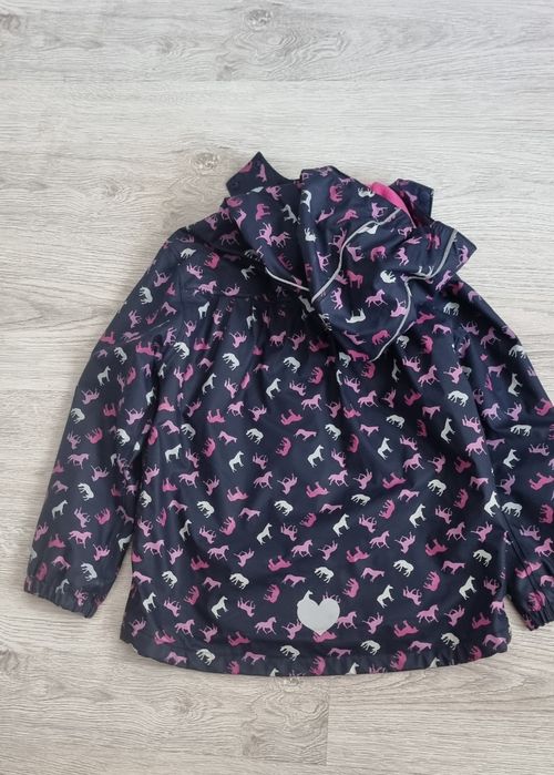 Продавам Детски якета и елек за момиче