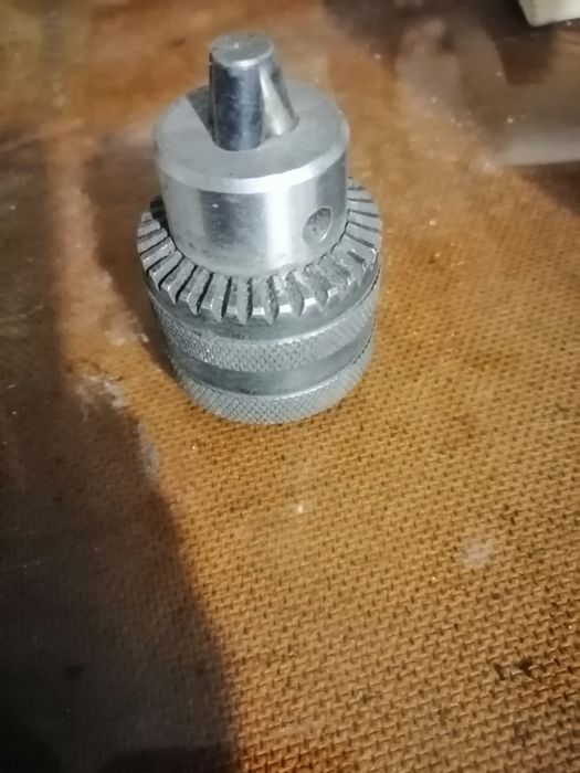 Патрон с конусной посадкой.