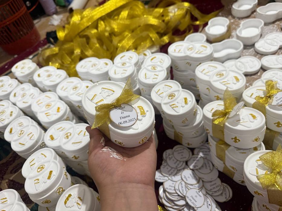 Той бастар из гипса