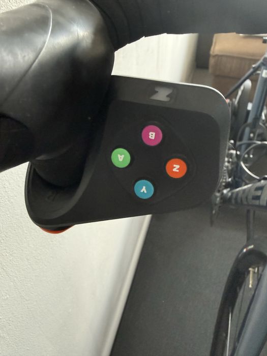 Wahoo Kickr Core + Zwift Play + Mat