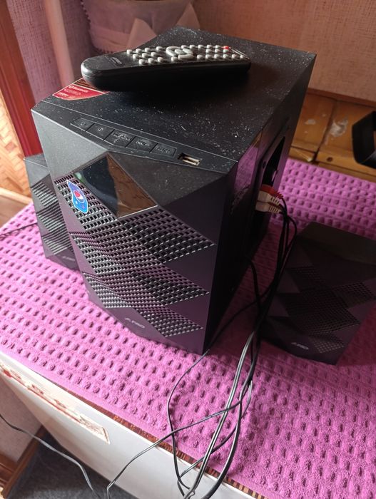 Aux/Bluetooth kolonka sotiladi