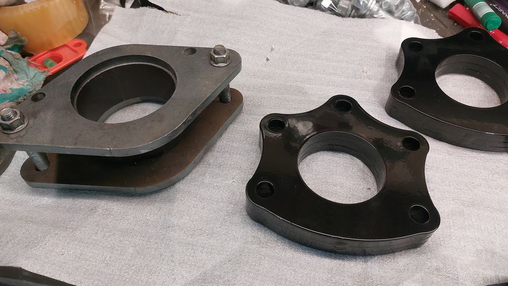 Проектиране, изработка lift kit, тампони, подложки фланци за повдигане