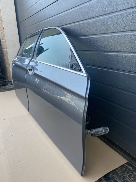 Portiera / Usa dreapta fata , spate BMW Seria 5 F10 / F11 : A52