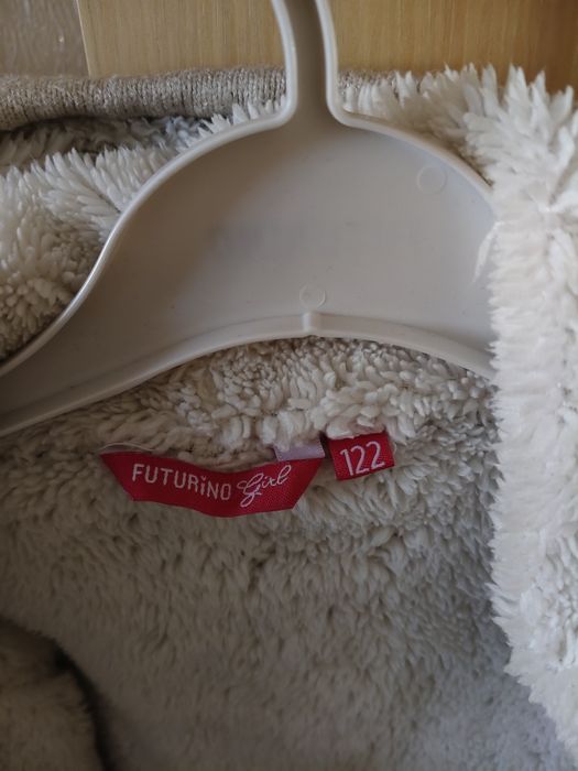 Кофта теплая с капюшоном для девочки