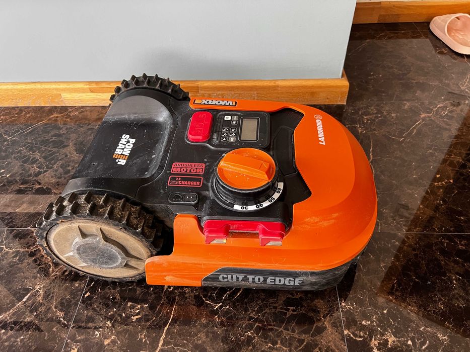 Worx Landroid M WR142E - Робот косачка 700 кв.м.