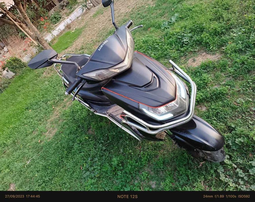 Elektro skuter srochna sotiladi naxadu akumlyatorlari yangi