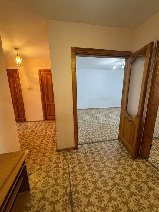 Срочно 2 ком.кв. Район 8школы