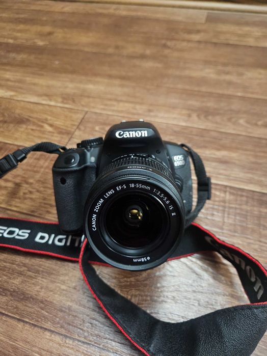 Фотоаппарат Canon.