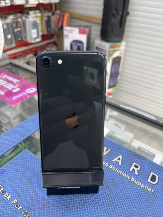 Iphone se 2020 только меняный аккумулятор последний ios поддерживает
