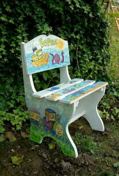 Детско рисувано дървено столче
