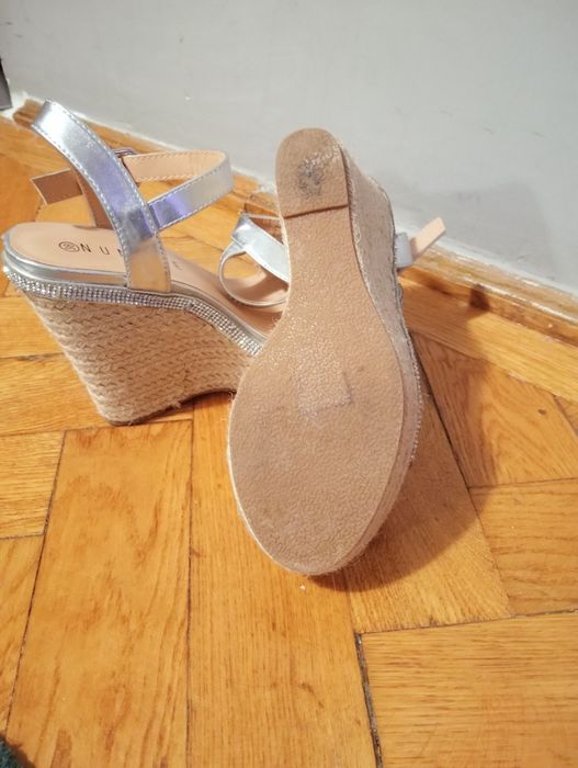 Sandale măr 38... pantofi măr 37, ambele perechi purtate o singură dat