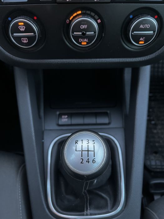 Volkswagen Golf 5 1.4 TSI 122 CP – Ediție United