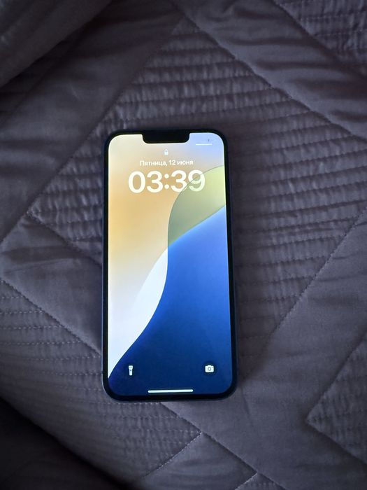 Продам iPhone 13, 128 ГБ, синий цвет