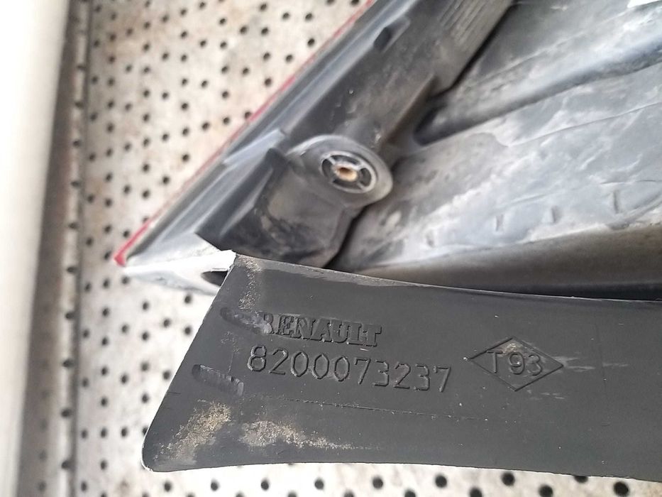 Stop tripla lampa dreapta renault megane 2 8200073237