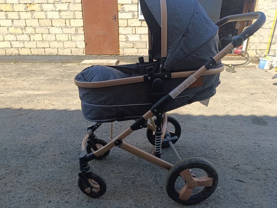 Каляска с детский креслом
