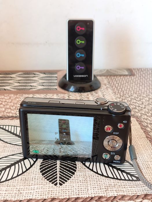 Aparat foto Casio ex h30