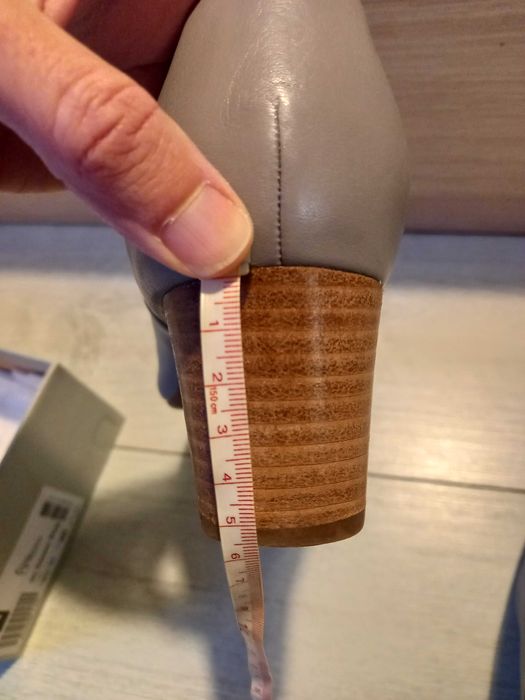 Дамски обувки Clarks