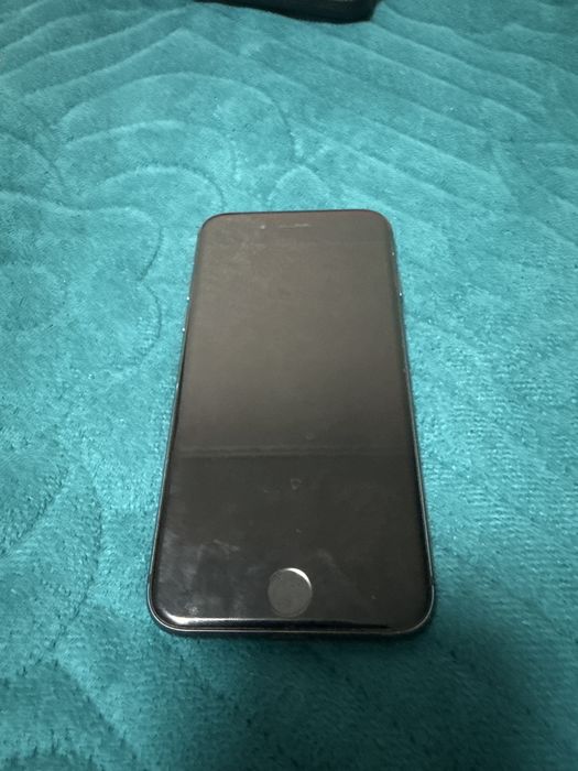 iPhone 8 в шорошем состаяние