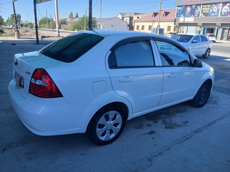 Автомобиль Нексия 3