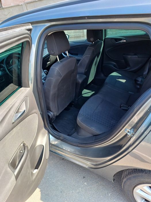 Masina de vanzare opel astra