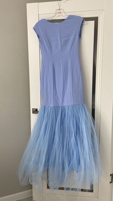 Продам платья вечерние и нац