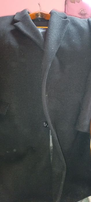 Paltoane din stofa ff vechi mărimea 52 ca noi păstrate perfect 2 buc.