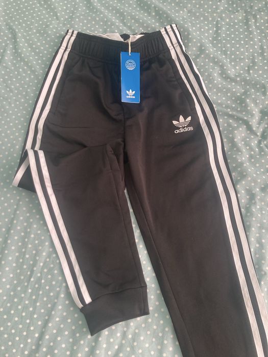 Ново долнище Adidas