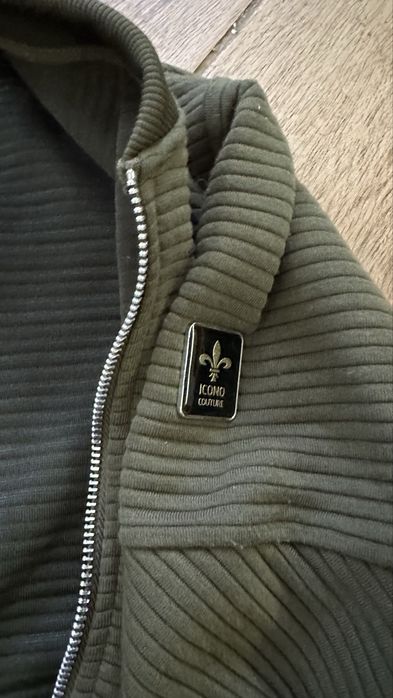 Зелена жилетка на ICONG