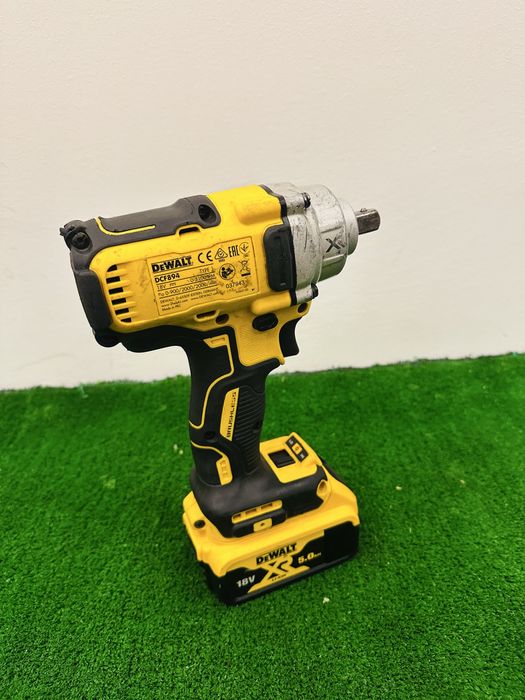 Impact Dewalt DCF894