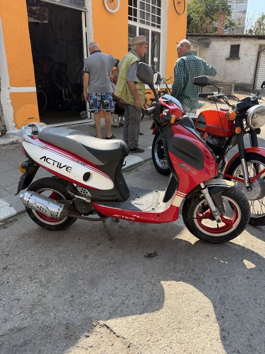 Китайски скутер Active 50cc