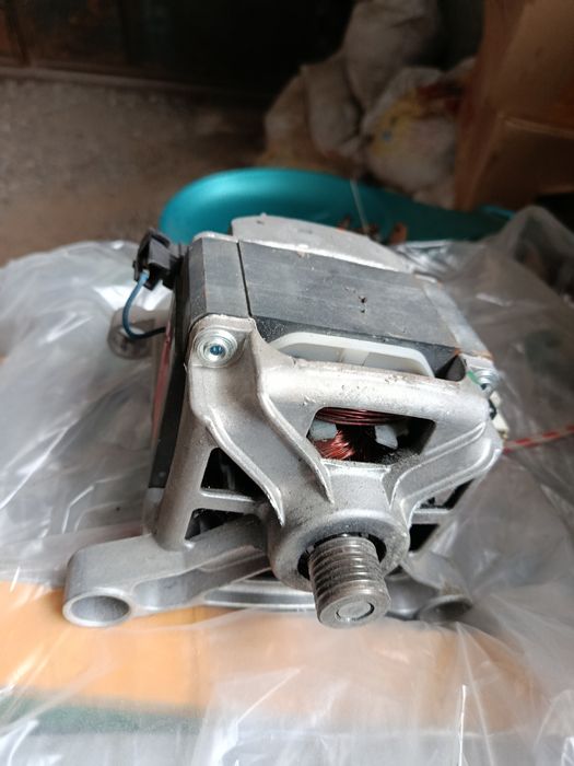 Продам двигатель от стиральной машины